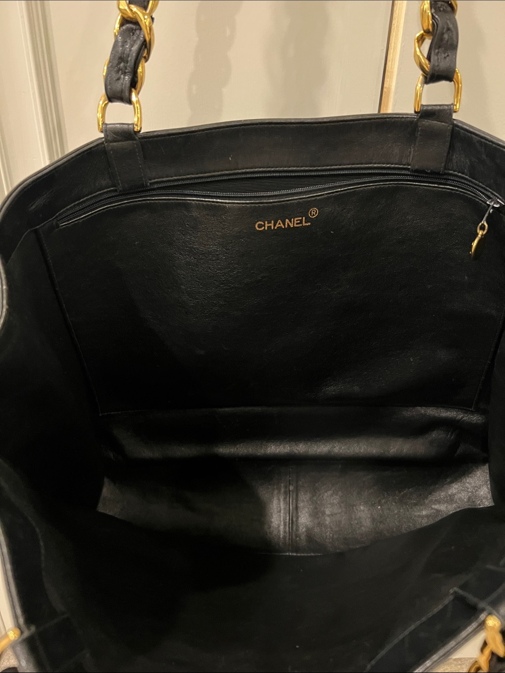 CHANEL Black Leather Shoulder Tote with Gold Chain Straps - Picture 4 of 13